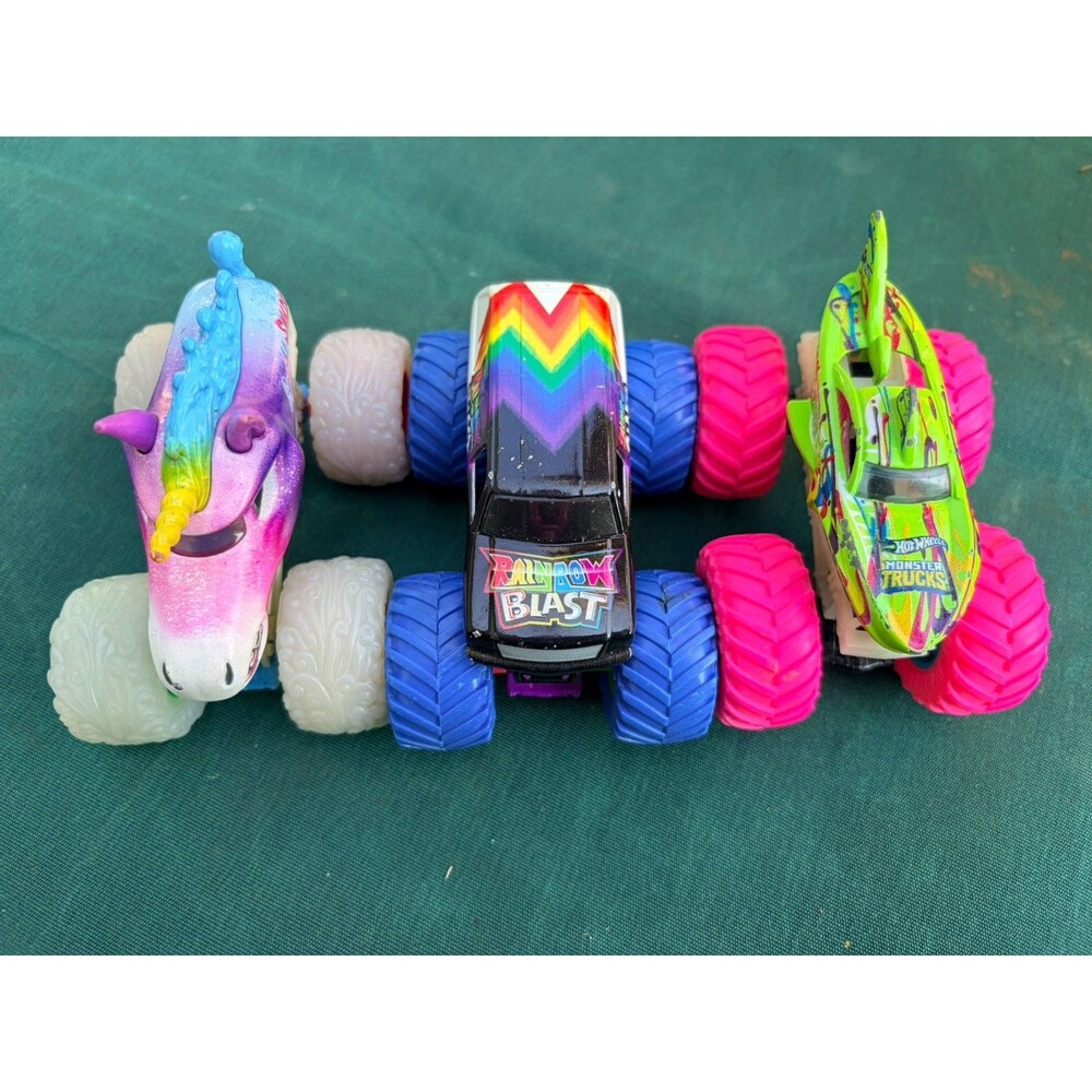 Monster Jam Hot Wheels 1:64 Lot Sparkle Smash Rainbow Blast Shark Wreak